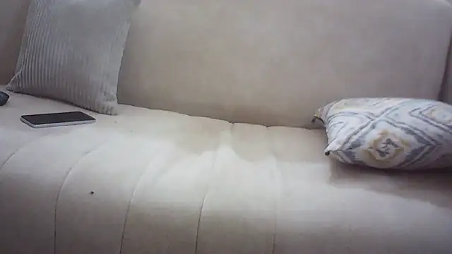 emmyteaz1 (F milf) - squirt on you