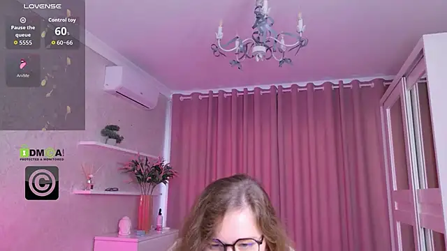 KellyKleine webcam