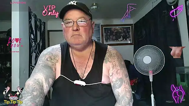 KINKYBLUEYES69 webcam