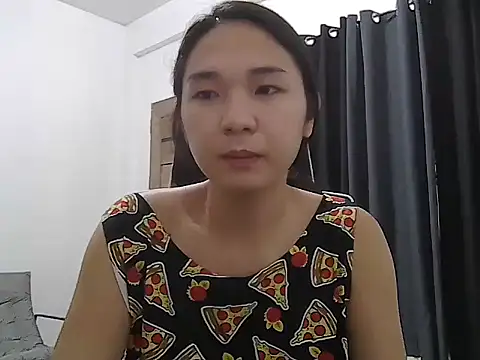 XxSensationSelena18 webcam