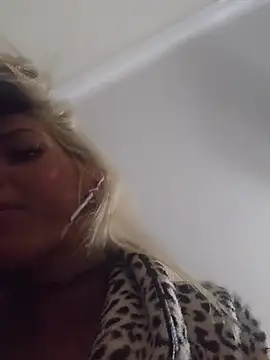 lil_jiggly webcam