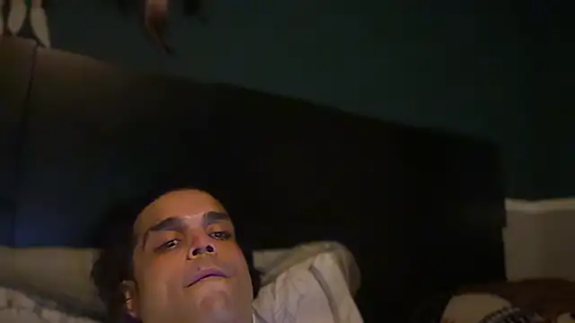 icebergslim281 live cam on StripChat
