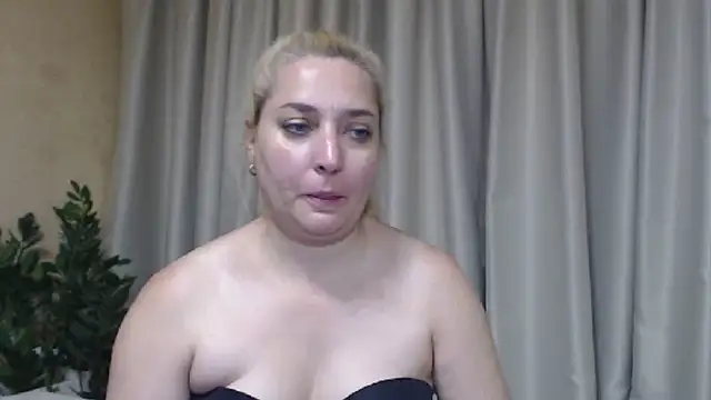 sweetpussy13 webcam