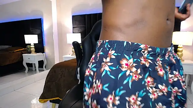 SkylerBigxxx webcam