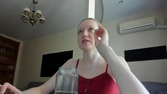Holistic_woman webcam