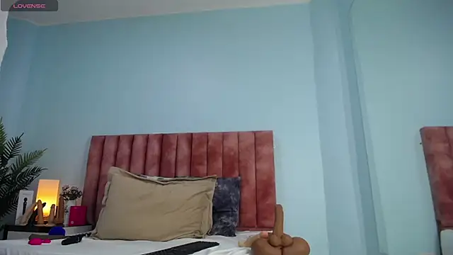 nana_levy webcam