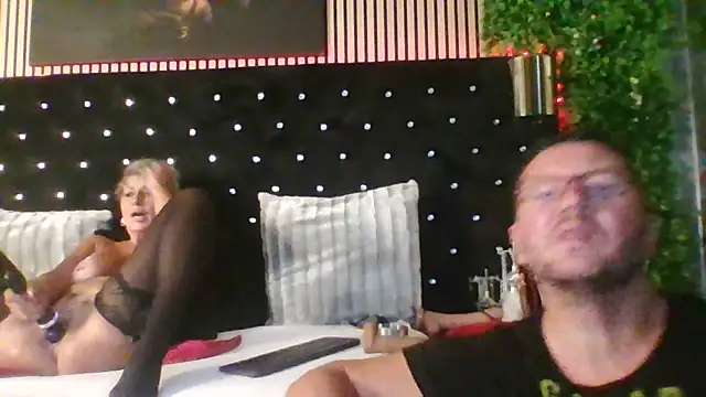 InannaStar webcam