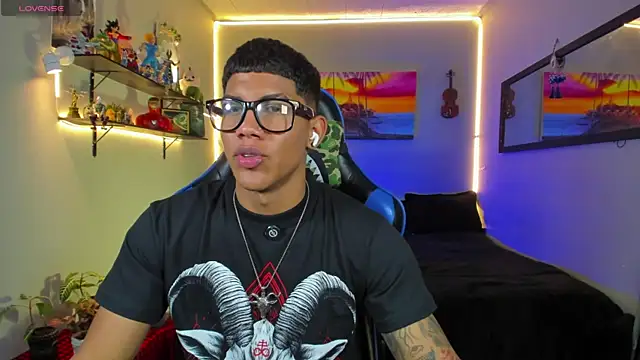 Damian_latinxxx live cam on StripChat