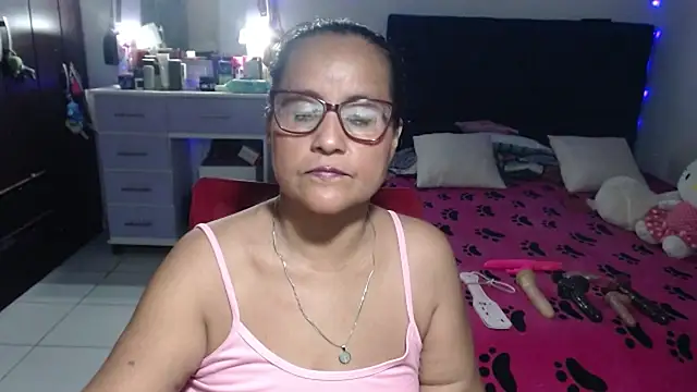 pervert_mommy_ live cam on StripChat