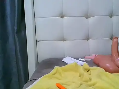 CupcakeJuice live sex cam
