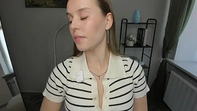 ArianaLeos webcam