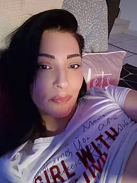 AryaSummersReal webcam