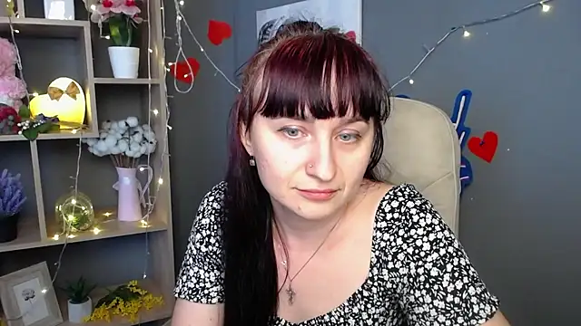 NinaFlawlees webcam
