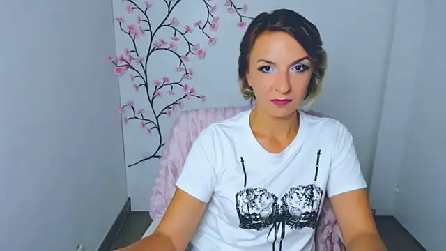 lana_foxyy - Lana_Foxyy's free webcam - UK Sex Cams