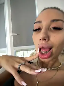 blueeyes_bb (F young) - Tease this little pussy 💕😩