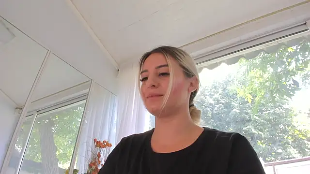 Ella_Vee webcam