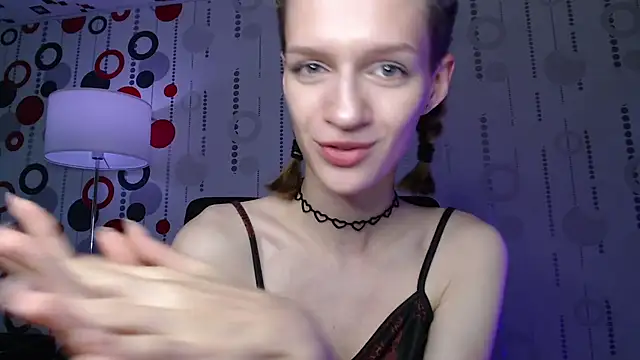Chrissy_Joyful live cam on StripChat