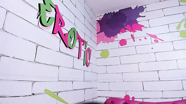 AriaMoonnn Live Web Cam Show