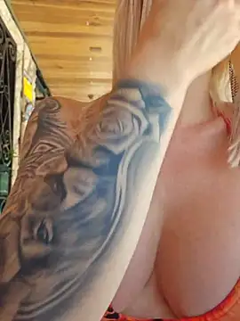 MILFBARBY webcam
