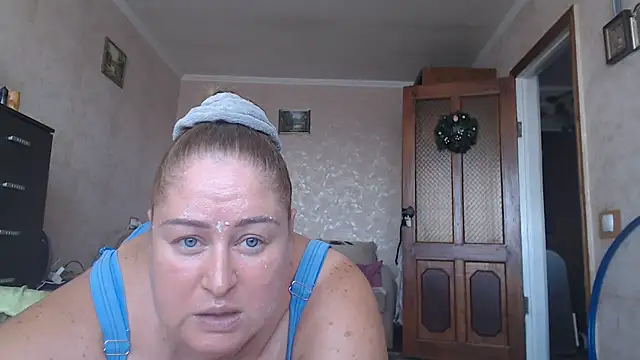 Amy_August