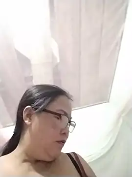 Naaya8109 live cam on StripChat