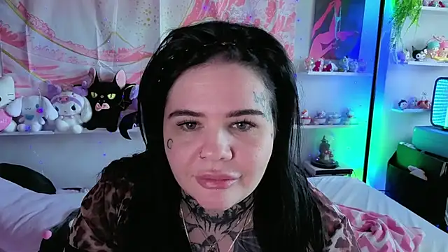 BigBootyHolly webcam