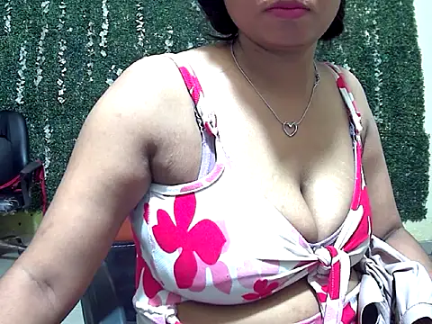 Ruhi_Hotty