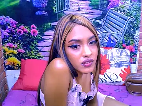 IndianPretty14u2Luv webcam