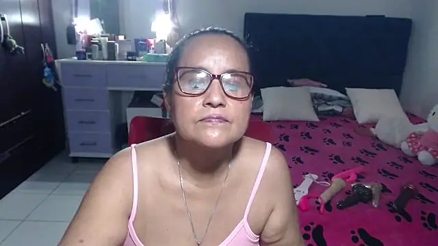pervert_mommy_ live cam on StripChat