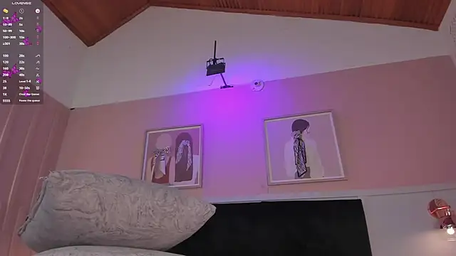 elodie_walker live cam on StripChat