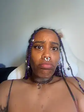 Lunalovesyou8 webcam