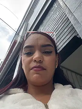 Sara-77 webcam