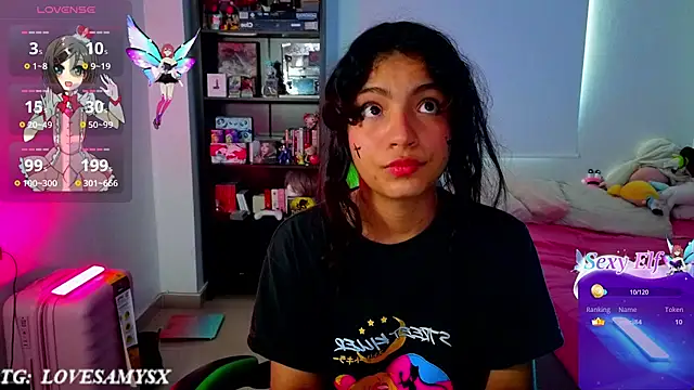 Lovelyamyy live cam on StripChat