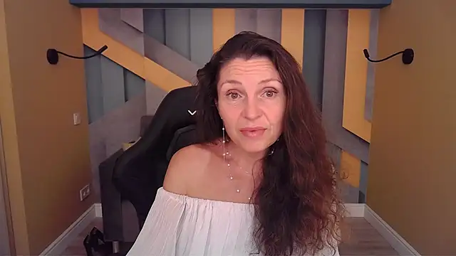 EllaLong live cam on StripChat