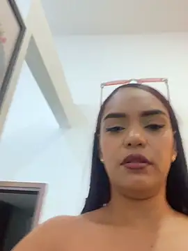 Sara-77 webcam