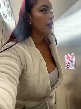 Sara-77 webcam