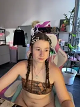 sweetest_pie live cam on StripChat