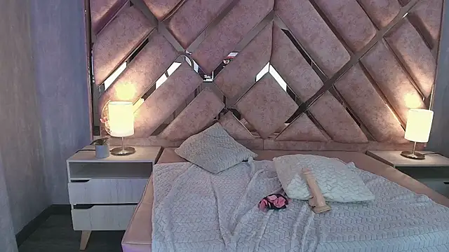 TamaraaHoney webcam