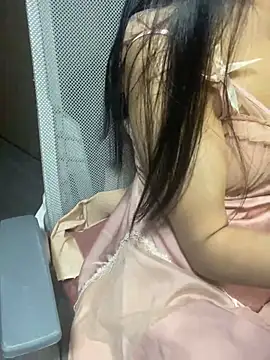 Mina048 webcam