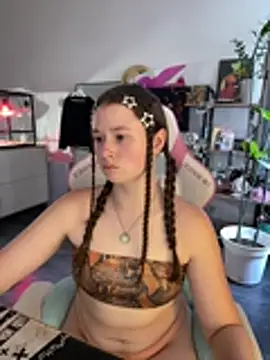 sweetest_pie live cam on StripChat