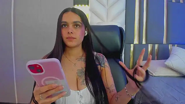 ChloeHarper_ webcam