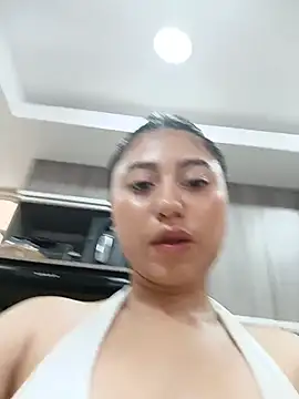 cloy_baby__ webcam