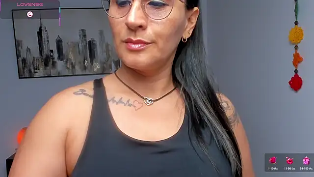 Sara_Charmy webcam