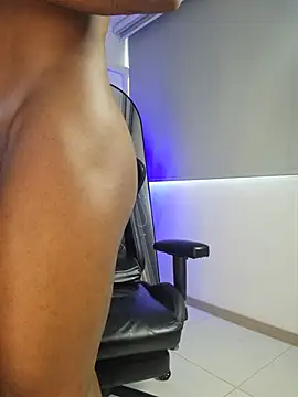 johnjaguar1_ live cam on StripChat