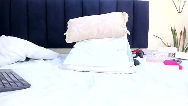 mayaevansmg webcam