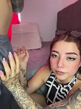 sarah_and_taylor webcam