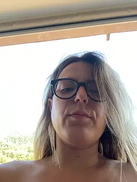 dolcehelena993 webcam