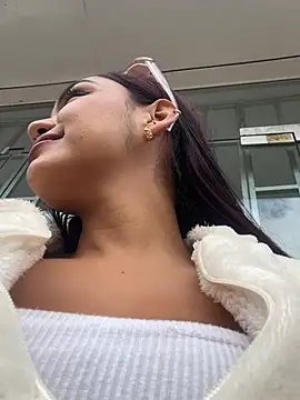 Sara-77 webcam