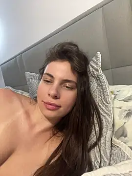 CurlyLara live sex cam