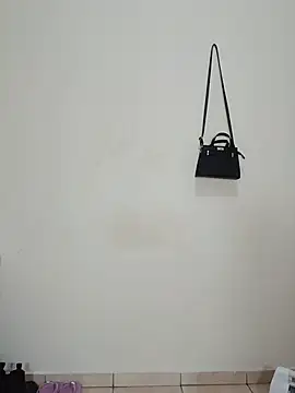 HugeTitisxx webcam